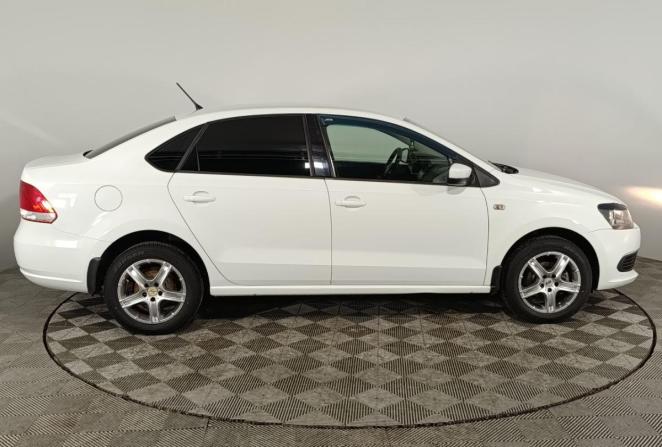 Volkswagen Polo V Рестайлинг с пробегом 2015 года, цена 900 000 рублей, 169395 км, седан, Автокод Объявления