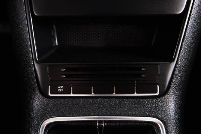 Volkswagen Golf V с пробегом 2012 года, цена 749 000 рублей, 174916 км, универсал, Автокод Объявления