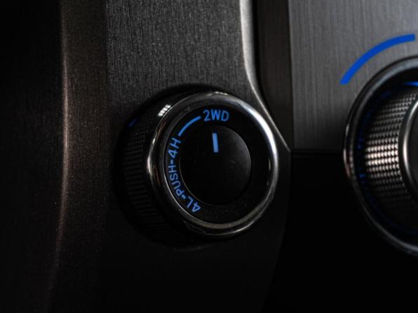 Toyota Tundra II Рестайлинг с пробегом 2018 года, цена 7 099 000 рублей, 123449 км, offers.body_type.unknown, Автокод Объявления