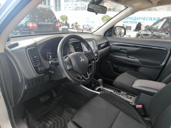 Mitsubishi Outlander III Рестайлинг 3 с пробегом 2020 года, цена 2 520 000 рублей, 71380 км, внедорожник, Автокод Объявления