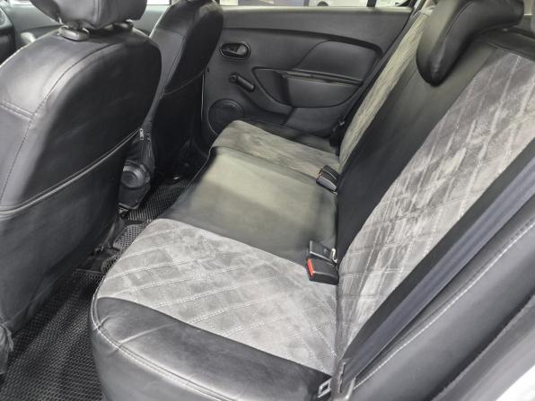 Renault Sandero II с пробегом 2015 года, цена 805 000 рублей, 94450 км, хэтчбек, Автокод Объявления