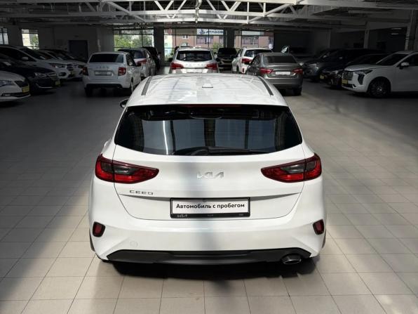 Kia Ceed III Рестайлинг с пробегом 2022 года, цена 2 010 000 рублей, 54763 км, хэтчбек, Автокод Объявления