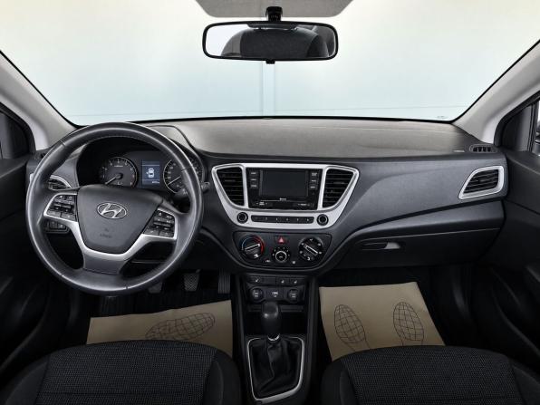 Hyundai Solaris II с пробегом 2019 года, цена 1 329 000 рублей, 50000 км, седан, Автокод Объявления