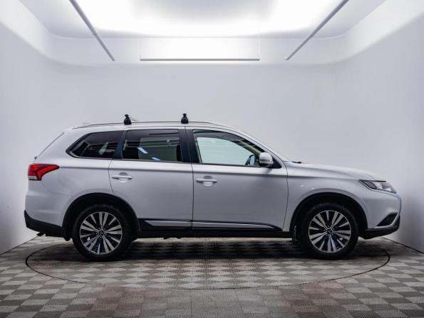 Mitsubishi Outlander III Рестайлинг 3 с пробегом 2021 года, цена 2 127 000 рублей, 184876 км, внедорожник, Автокод Объявления