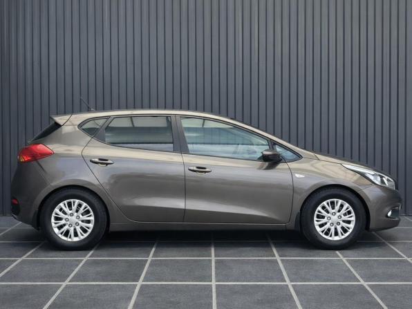 Kia Ceed II с пробегом 2013 года, цена 877 000 рублей, 136236 км, хэтчбек, Автокод Объявления