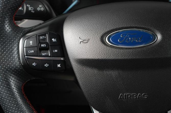 Ford Focus IV с пробегом 2020 года, цена 2 049 000 рублей, 132000 км, хэтчбек, Автокод Объявления