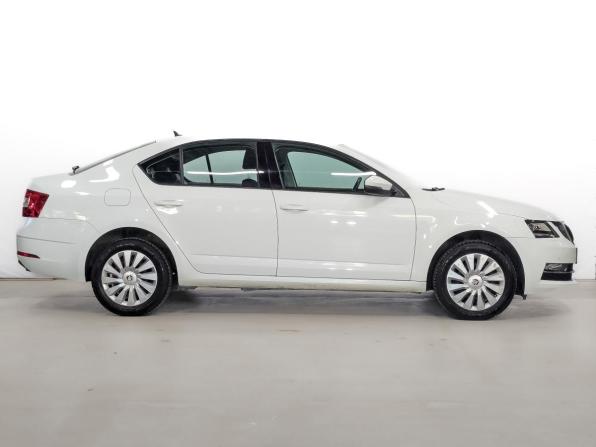 Skoda Octavia III (A7) Рестайлинг с пробегом 2020 года, цена 1 795 000 рублей, 84909 км, лифтбек, Автокод Объявления