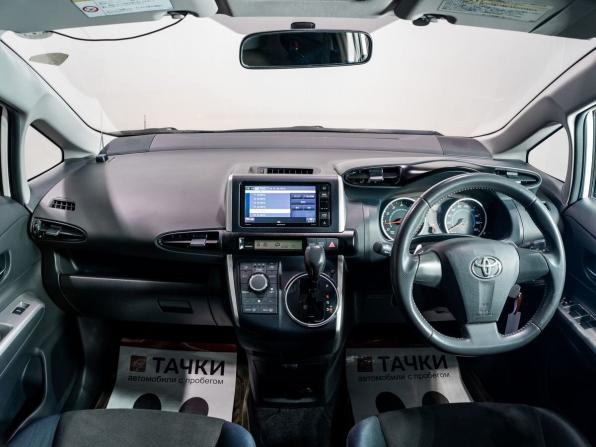 Toyota Wish II с пробегом 2010 года, цена 1 300 000 рублей, 155660 км, минивэн, Автокод Объявления