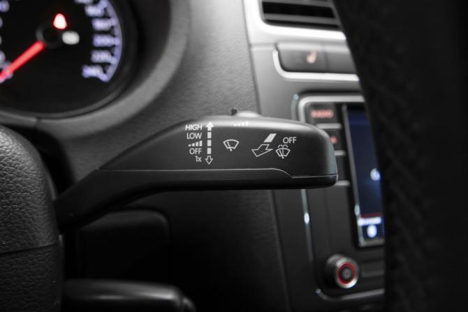 Volkswagen Polo V Рестайлинг с пробегом 2019 года, цена 1 350 000 рублей, 120356 км, седан, Автокод Объявления