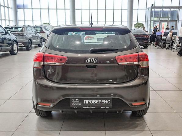 Kia Rio III Рестайлинг с пробегом 2015 года, цена 1 080 000 рублей, 98437 км, хэтчбек, Автокод Объявления