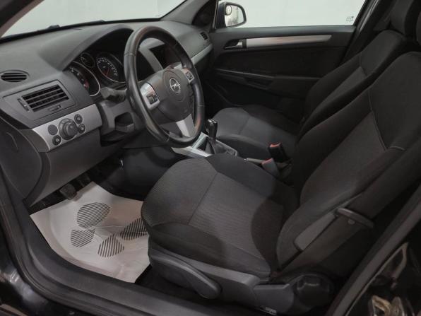 Opel Astra H Рестайлинг с пробегом 2011 года, цена 580 000 рублей, 177658 км, хэтчбек, Автокод Объявления