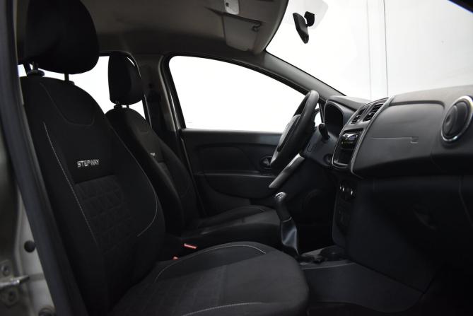 Renault Sandero II с пробегом 2017 года, цена 820 000 рублей, 147145 км, хэтчбек, Автокод Объявления