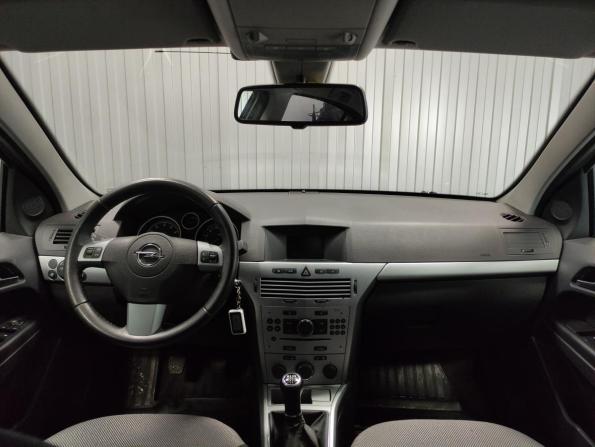 Opel Astra H Рестайлинг с пробегом 2013 года, цена 575 000 рублей, 146244 км, седан, Автокод Объявления