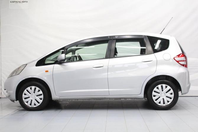 Honda Fit II с пробегом 2010 года, цена 589 000 рублей, 228000 км, хэтчбек, Автокод Объявления