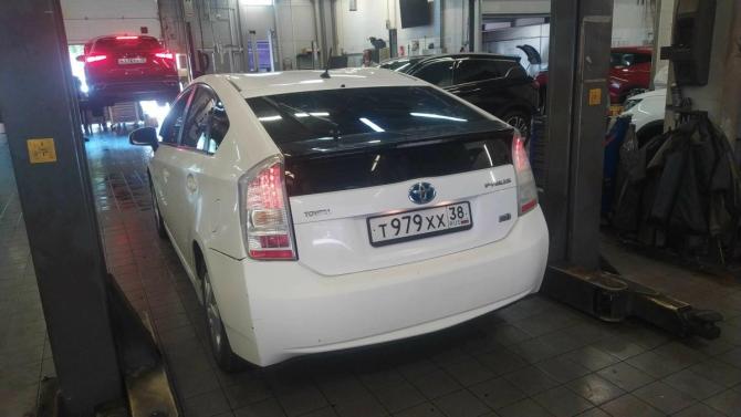 Toyota Prius III (XW30) с пробегом 2009 года, цена 940 000 рублей, 335871 км, лифтбек, Автокод Объявления