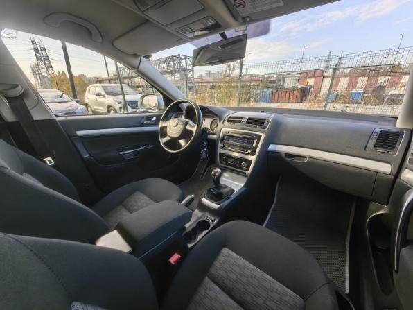 Skoda Octavia II (A5) Рестайлинг с пробегом 2013 года, цена 699 000 рублей, 252500 км, лифтбек, Автокод Объявления