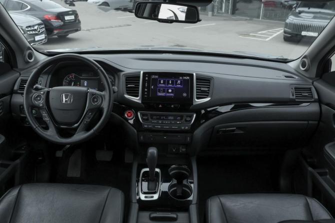 Honda Pilot III с пробегом 2018 года, цена 2 888 000 рублей, 130523 км, внедорожник, Автокод Объявления