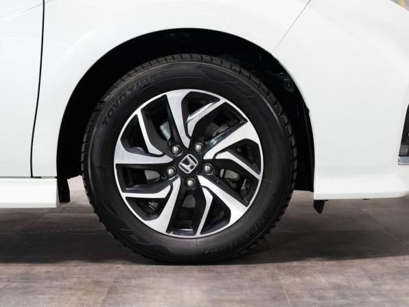 Honda Stepwgn V Рестайлинг с пробегом 2019 года, цена 2 100 000 рублей, 71400 км, минивэн, Автокод Объявления