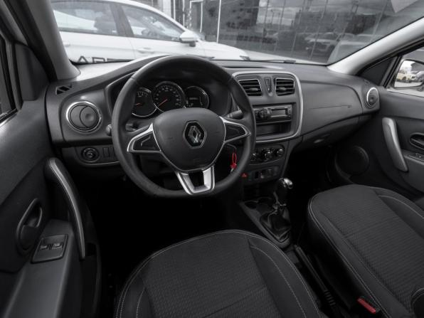 Renault Logan II Рестайлинг с пробегом 2021 года, цена 950 000 рублей, 89260 км, седан, Автокод Объявления