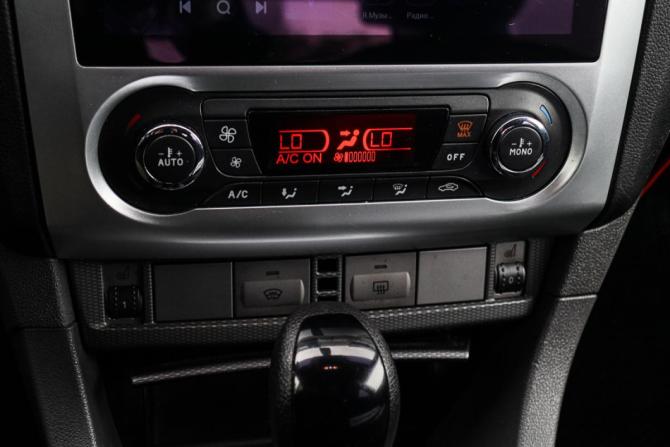 Ford Focus II Рестайлинг с пробегом 2010 года, цена 700 000 рублей, 207832 км, седан, Автокод Объявления