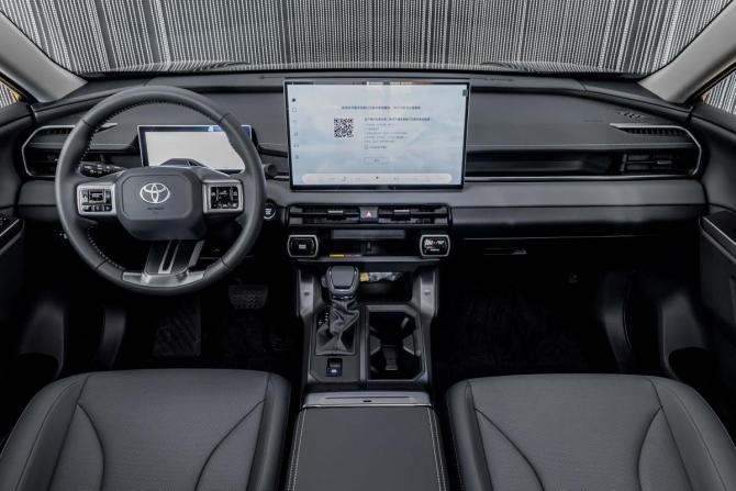Toyota RAV4 VI (XA60) с пробегом 2026 года, цена 4 500 000 рублей, 14 км, внедорожник, Автокод Объявления
