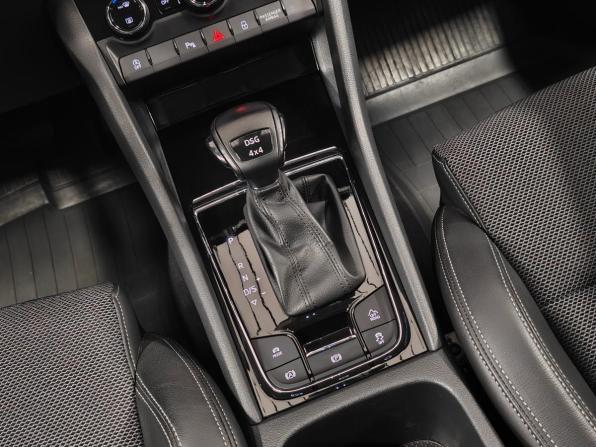 Skoda Karoq I с пробегом 2021 года, цена 2 740 000 рублей, 57000 км, внедорожник, Автокод Объявления