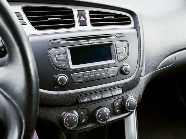 Kia Ceed II с пробегом 2015 года, цена 1 345 000 рублей, 142000 км, хэтчбек, Автокод Объявления