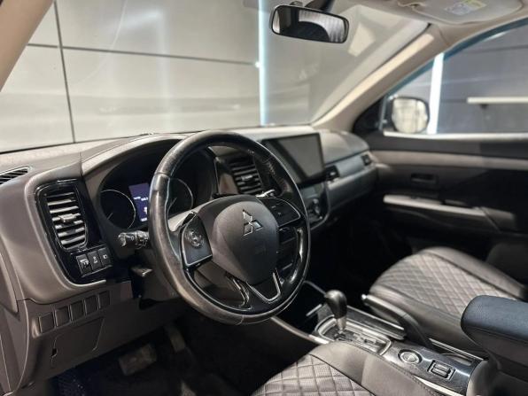 Mitsubishi Outlander III Рестайлинг 2 с пробегом 2018 года, цена 1 685 000 рублей, 162000 км, внедорожник, Автокод Объявления