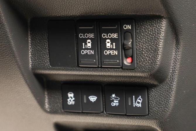 Honda Freed II с пробегом 2018 года, цена 1 689 000 рублей, 83000 км, компактвэн, Автокод Объявления