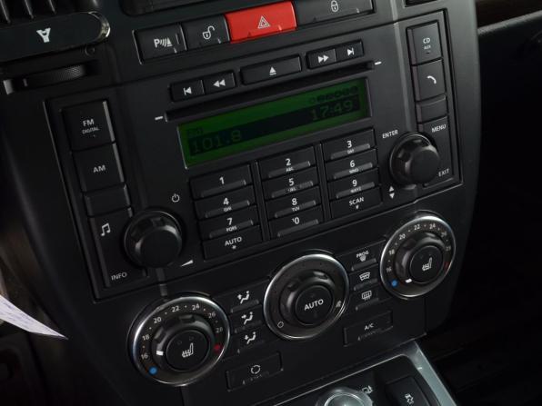 Land Rover Freelander II Рестайлинг с пробегом 2011 года, цена 1 344 997 рублей, 330923 км, внедорожник, Автокод Объявления
