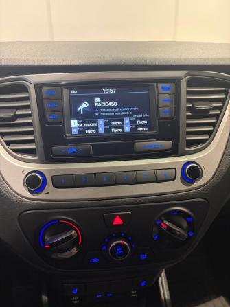 Hyundai Solaris II с пробегом 2018 года, цена 1 475 000 рублей, 72650 км, седан, Автокод Объявления