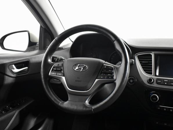 Hyundai Solaris II с пробегом 2020 года, цена 1 379 000 рублей, 124106 км, седан, Автокод Объявления