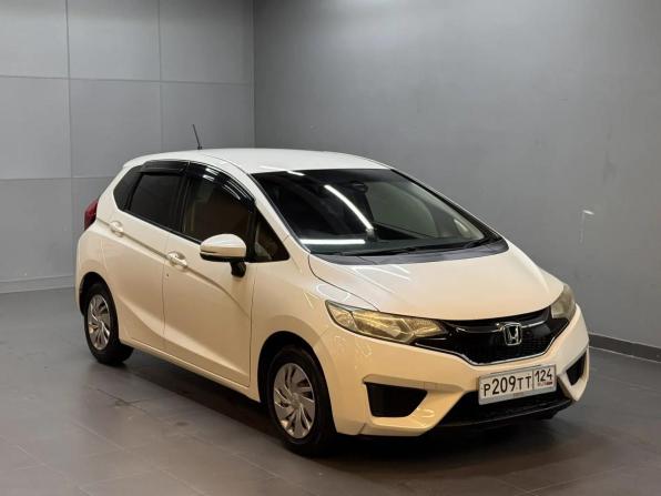 Honda Fit III Рестайлинг с пробегом 2017 года, цена 947 000 рублей, 89753 км, хэтчбек, Автокод Объявления