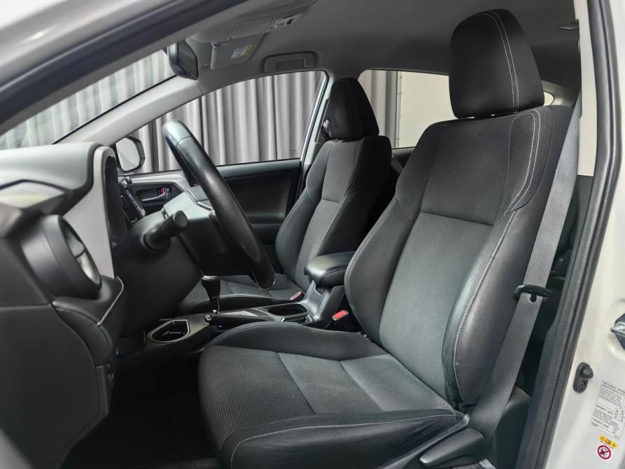 Toyota RAV4 IV (XA40) Рестайлинг Москва  - изображение 9