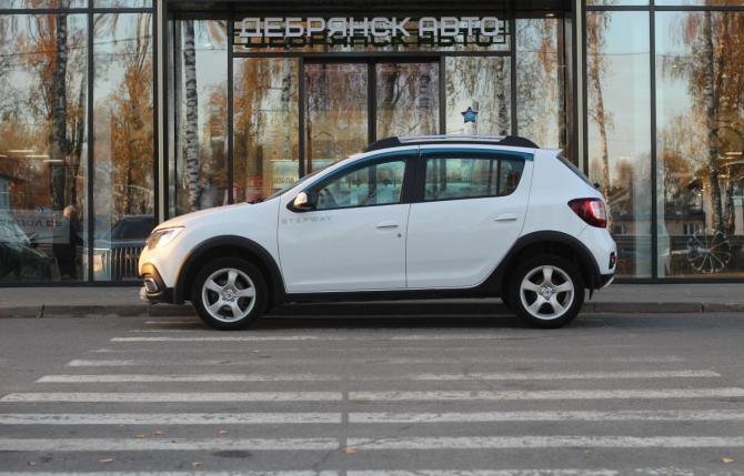 Renault Sandero II Рестайлинг с пробегом 2019 года, цена 1 195 000 рублей, 82400 км, хэтчбек, Автокод Объявления