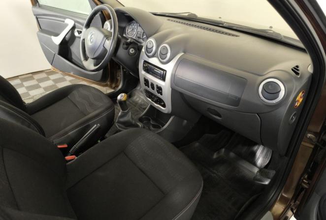 Renault Sandero I с пробегом 2014 года, цена 580 000 рублей, 240010 км, хэтчбек, Автокод Объявления