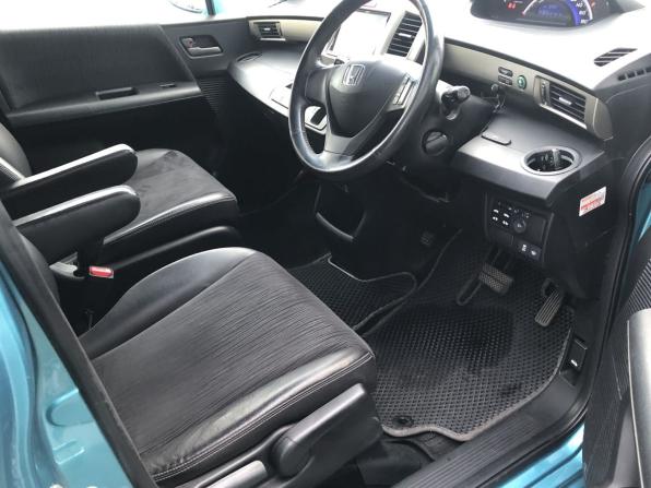 Honda Freed I Рестайлинг с пробегом 2012 года, цена 1 200 000 рублей, 133765 км, компактвэн, Автокод Объявления