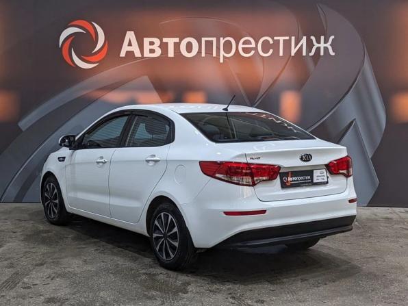 Kia Rio III Рестайлинг с пробегом 2016 года, цена 825 000 рублей, 112000 км, седан, Автокод Объявления