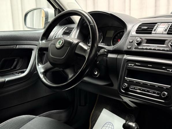 Skoda Fabia II Рестайлинг с пробегом 2011 года, цена 669 000 рублей, 228671 км, хэтчбек, Автокод Объявления