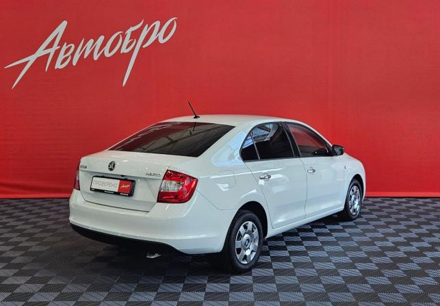 Skoda Rapid I с пробегом 2015 года, цена 960 000 рублей, 139479 км, лифтбек, Автокод Объявления