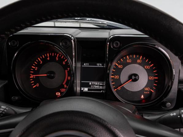 Suzuki Jimny IV с пробегом 2019 года, цена 1 320 000 рублей, 117945 км, внедорожник, Автокод Объявления