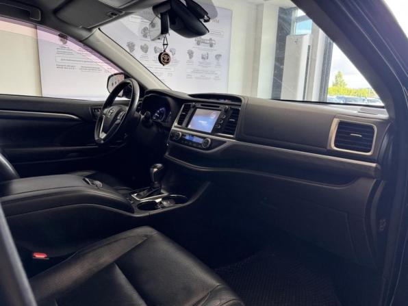Toyota Highlander III (XU50) Рестайлинг с пробегом 2018 года, цена 3 579 900 рублей, 153582 км, внедорожник, Автокод Объявления