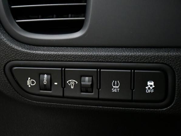 Kia Rio IV с пробегом 2018 года, цена 1 757 000 рублей, 65664 км, хэтчбек, Автокод Объявления