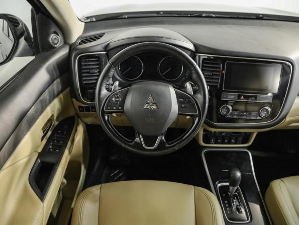 Mitsubishi Outlander III Рестайлинг 3 с пробегом 2020 года, цена 2 199 000 рублей, 192770 км, внедорожник, Автокод Объявления