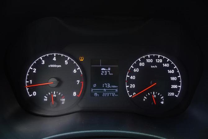 Hyundai Solaris II с пробегом 2017 года, цена 835 000 рублей, 223771 км, седан, Автокод Объявления
