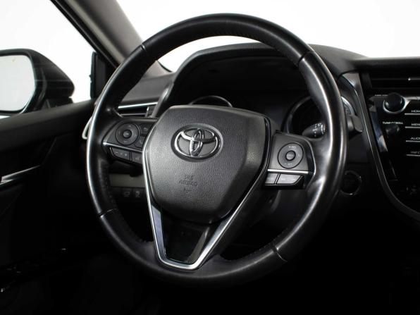 Toyota Camry VIII (XV70) с пробегом 2019 года, цена 2 657 000 рублей, 87402 км, седан, Автокод Объявления
