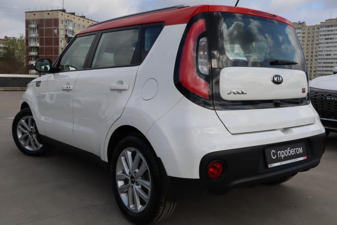 Kia Soul II Рестайлинг с пробегом 2018 года, цена 1 599 000 рублей, 76000 км, хэтчбек, Автокод Объявления
