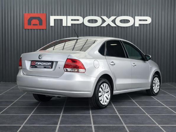 Volkswagen Polo V Рестайлинг с пробегом 2015 года, цена 977 000 рублей, 111947 км, седан, Автокод Объявления
