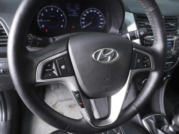 Hyundai Solaris I с пробегом 2014 года, цена 885 000 рублей, 165769 км, седан, Автокод Объявления
