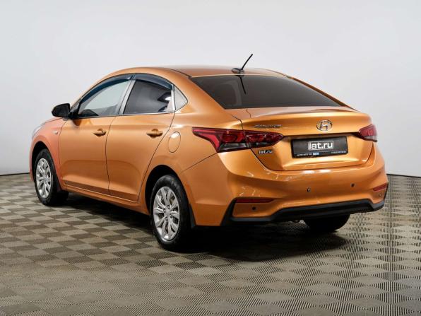 Hyundai Solaris II с пробегом 2017 года, цена 798 000 рублей, 153274 км, седан, Автокод Объявления
